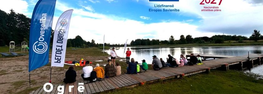 Oveselība šovasar organizēja trīs izglītojoši praktiskās nodarbības ģimenēm brīvā dabā “Peldam droši”